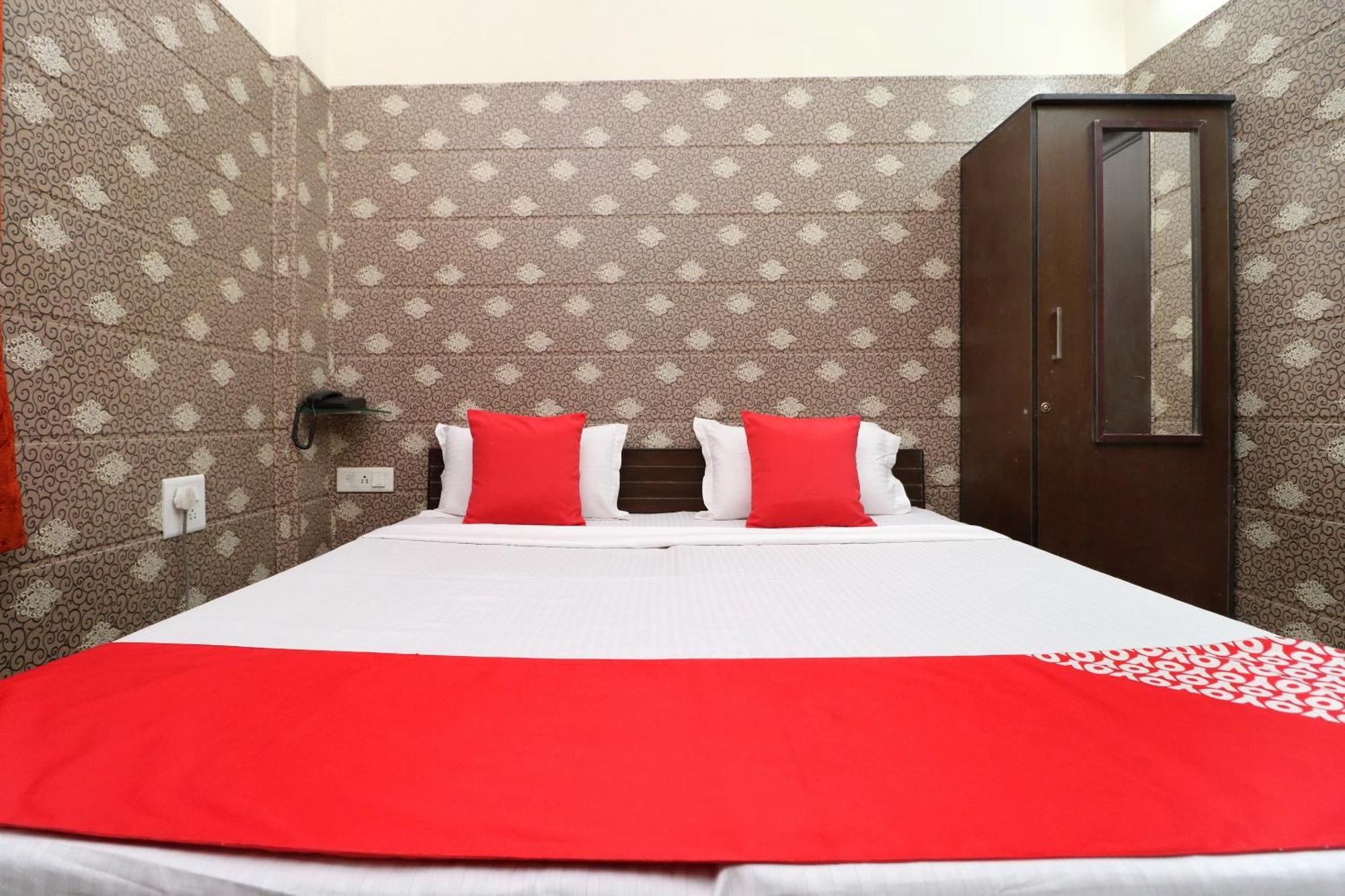 Hotel O Mall Residency Amritsar Bagian luar foto