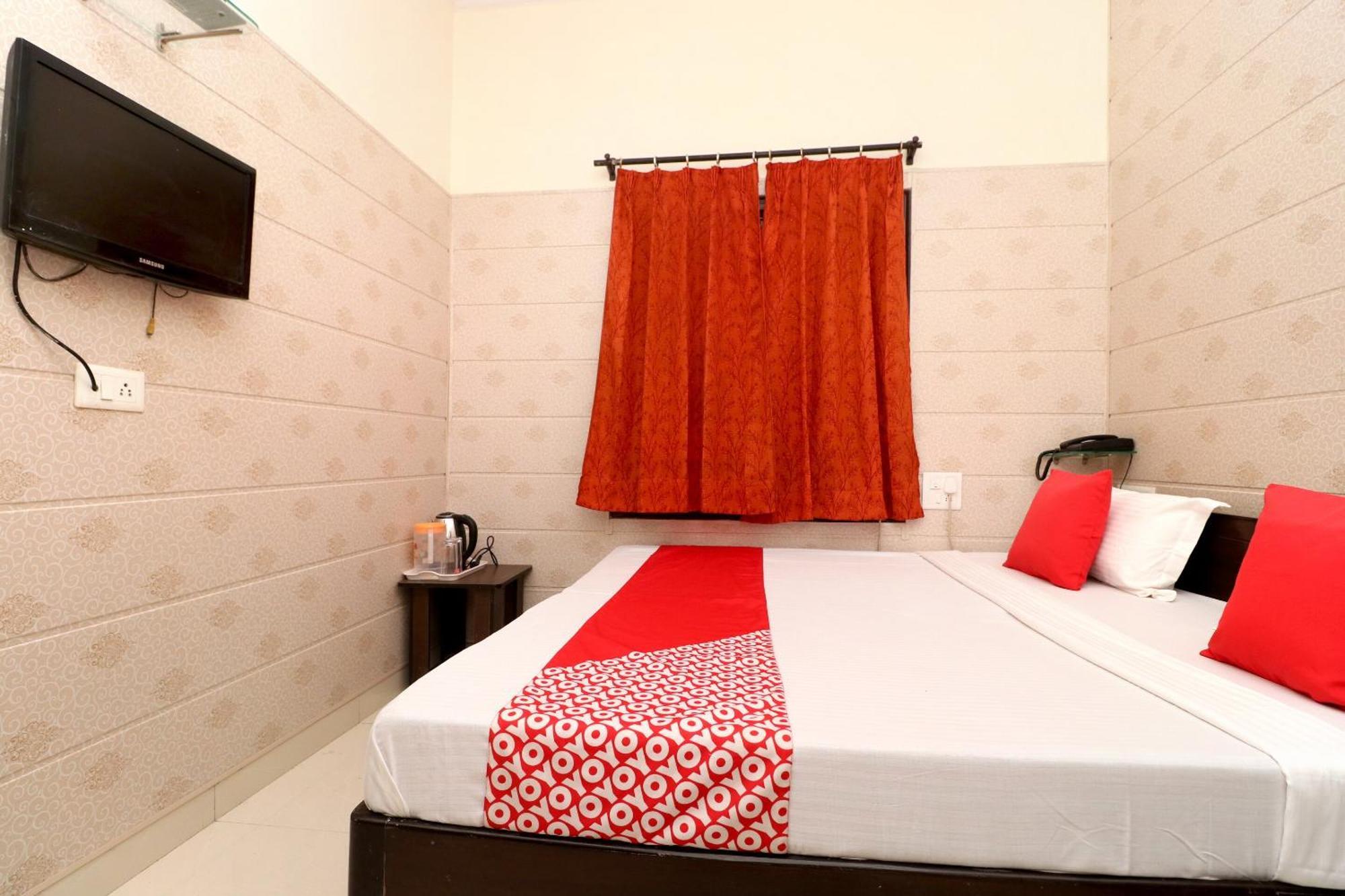 Hotel O Mall Residency Amritsar Bagian luar foto
