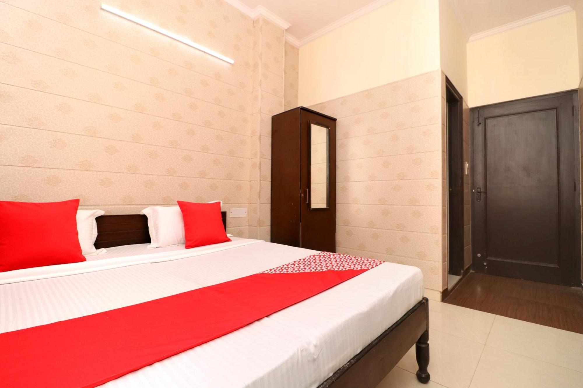 Hotel O Mall Residency Amritsar Bagian luar foto