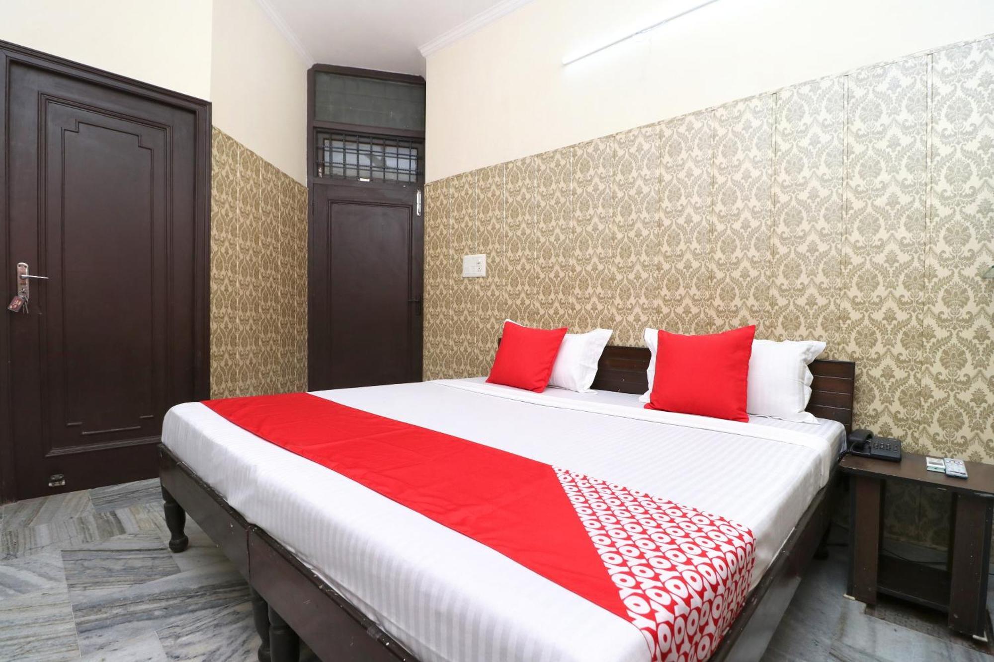 Hotel O Mall Residency Amritsar Bagian luar foto